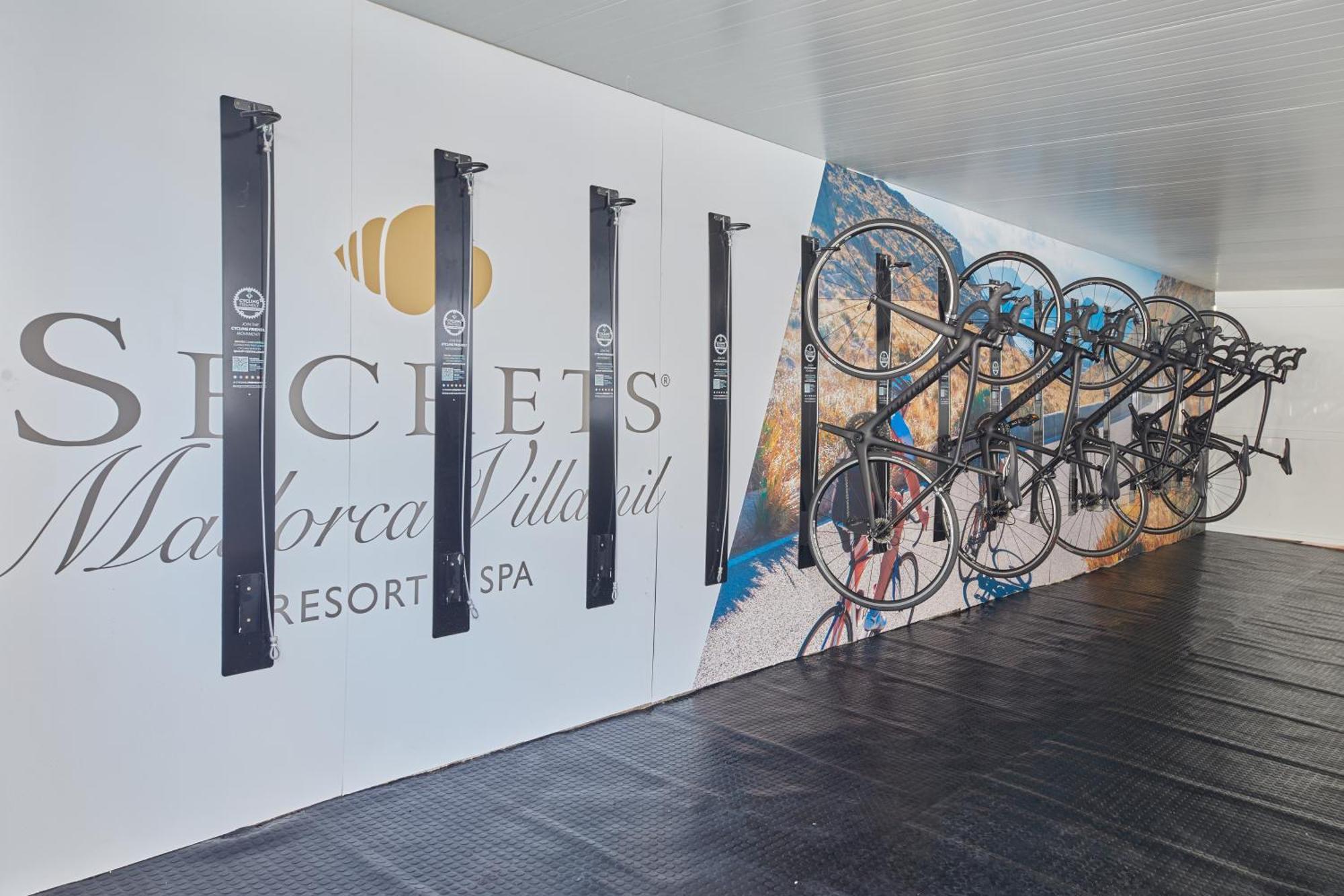 Secrets Mallorca Villamil Resort & Spa - Adults Only Peguera Luaran gambar Bicycle parking at the entrance of the resort