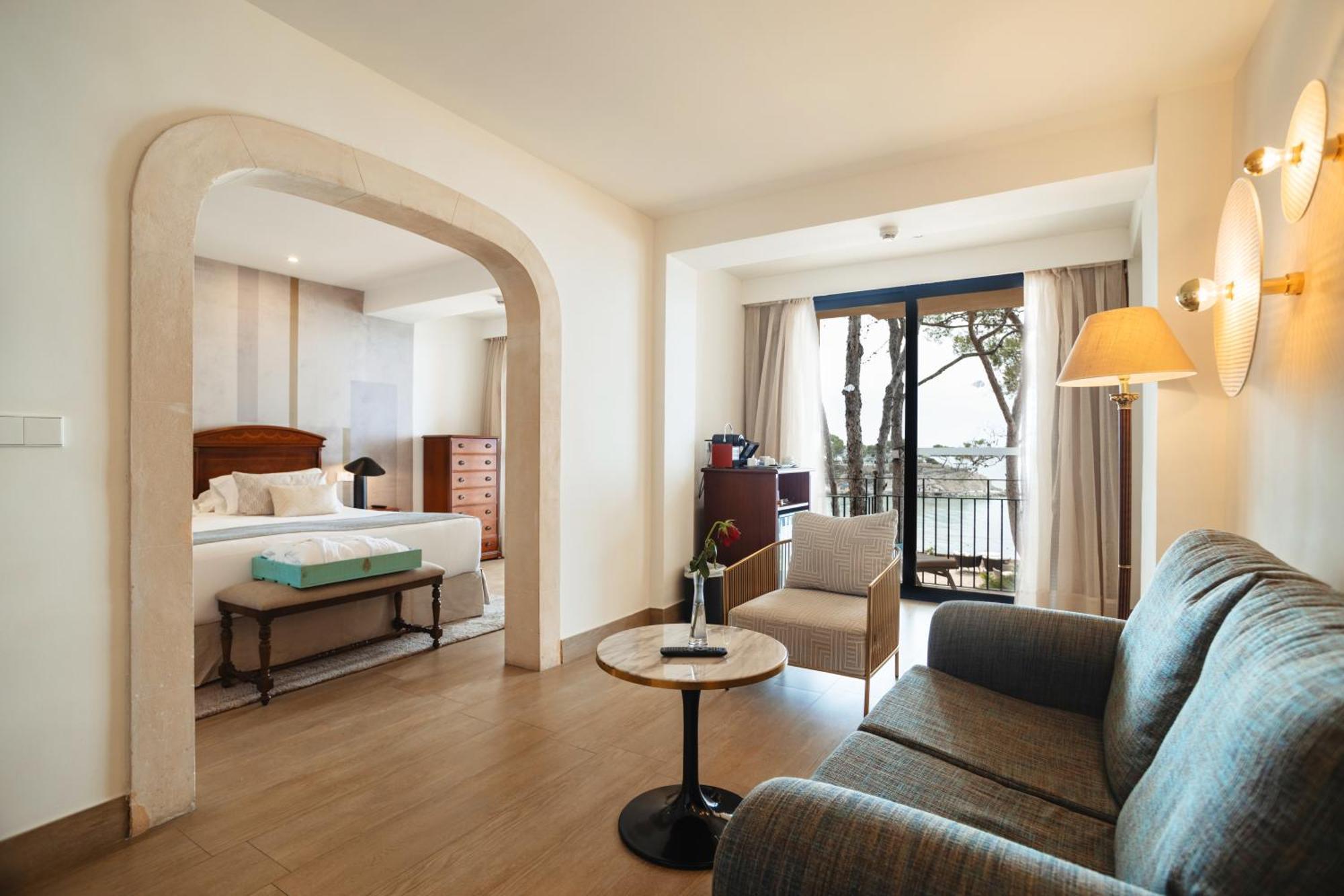 Secrets Mallorca Villamil Resort & Spa - Adults Only Peguera Luaran gambar A suite at the hotel