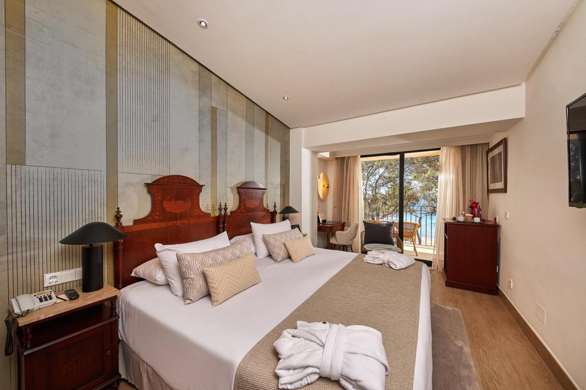 Secrets Mallorca Villamil Resort & Spa - Adults Only Peguera Luaran gambar A room at the hotel