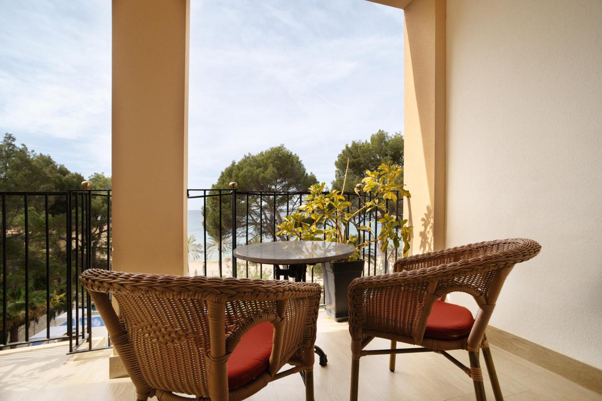 Secrets Mallorca Villamil Resort & Spa - Adults Only Peguera Luaran gambar A balcony
