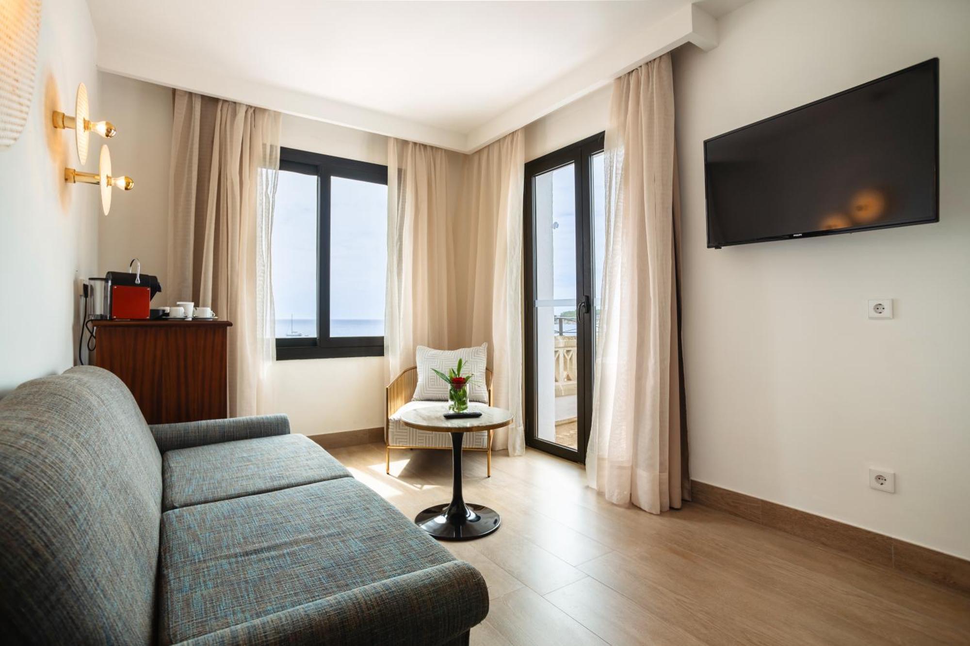 Secrets Mallorca Villamil Resort & Spa - Adults Only Peguera Luaran gambar A room at the hotel