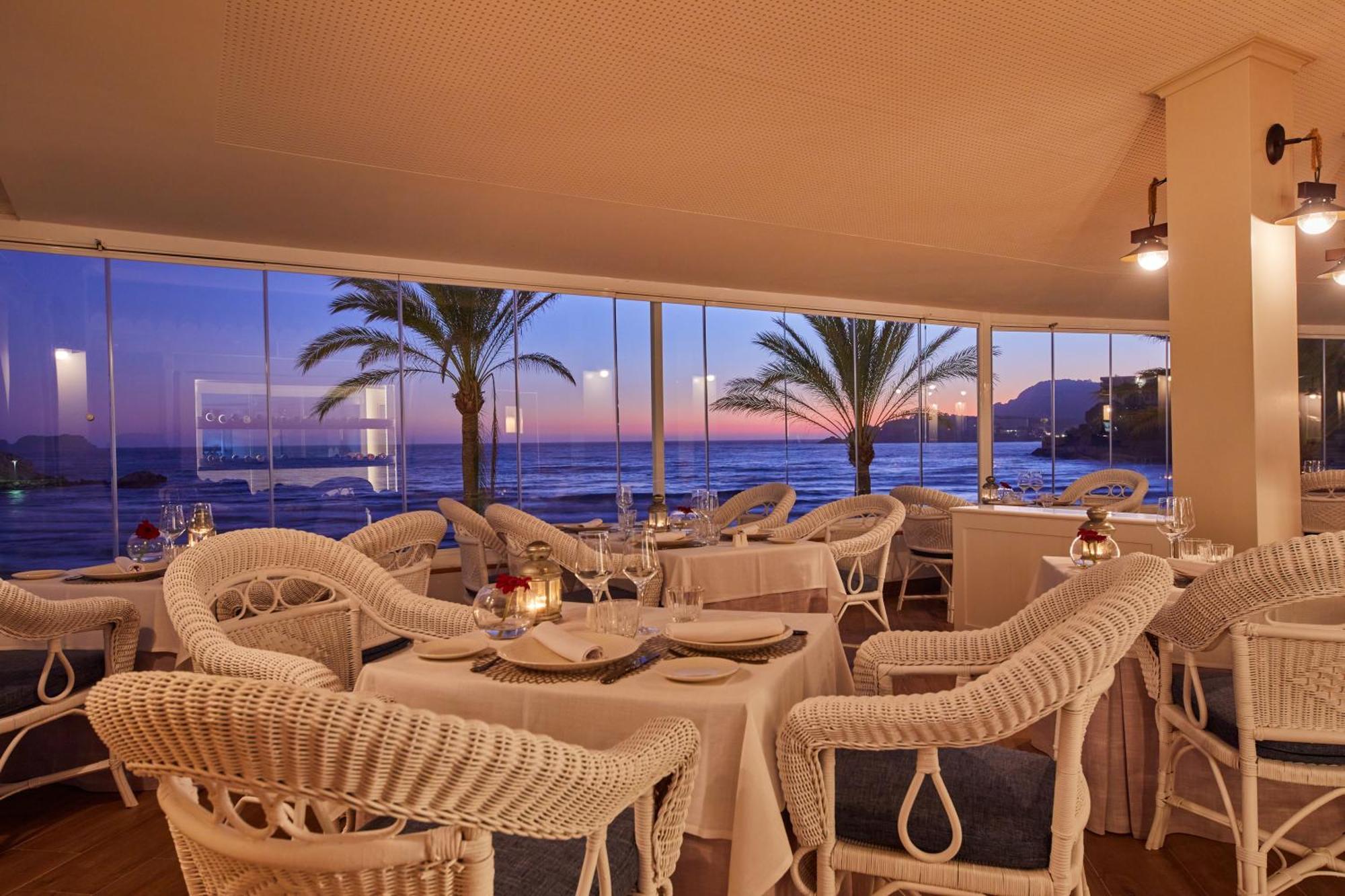 Secrets Mallorca Villamil Resort & Spa - Adults Only Peguera Luaran gambar Restaurant at the Hotel